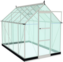 Gewächshaus mit geöffneter Tür für den Garten