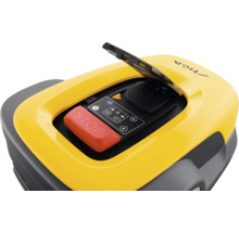 Robot tondeuse Stiga avec couvercle ouvert, panneau de commande et bouton d'arrêt rouge en dessous