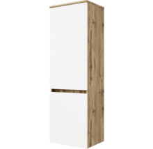 Hochschrank mit Korpus in Eichenoptik und zwei weißen Fronttüren ohne Griffe.