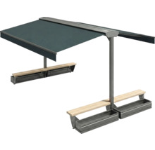 Terrassenüberdachung mit Sitzbank und Pflanzkästen