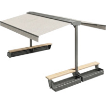 Sitzgruppe mit Sonnenschutz und integrierten Pflanzkästen