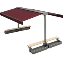 Freistehende Sitzgruppe mit Markise, Bänken und Pflanzkästen