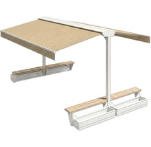 Terrassenüberdachung mit Bänken und Pflanzkästen