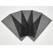 Plusieurs grilles en plastique noir