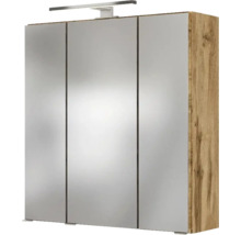 Dreitüriger Spiegelschrank für das Badezimmer mit Holzkorpus in Eichenoptik und einer aufgesetzten LED-Leuchte.