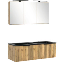 Badezimmermöbel-Set: Dreitüriger Spiegelschrank mit LED und Waschtischunterschrank in Holzoptik mit Lamellenfront und Doppelwaschbecken.
