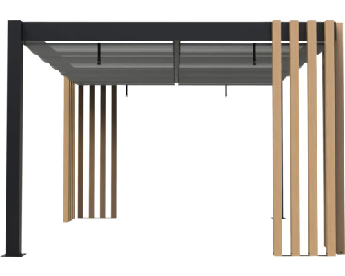 Pergola mit Lamellen und Sonnenschutz