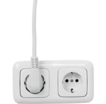 Double prise avec fiche branchée
