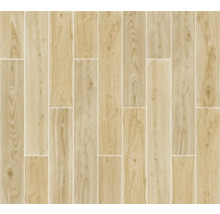 Carrelage aspect bois, posé selon un motif de revêtement de sol