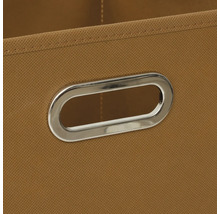 Gros plan sur une boîte de rangement avec poignée