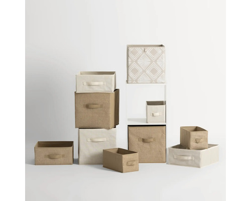 Plusieurs boîtes de rangement en tissu de différentes tailles et conceptions
