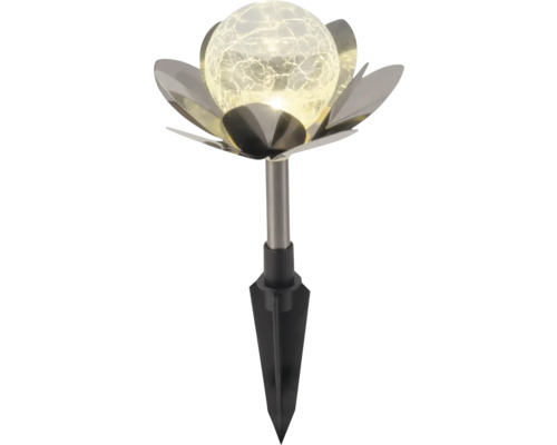 Lampe solaire de jardin avec boule en verre craquelé, pétales en métal argenté et piquet de terre noir.