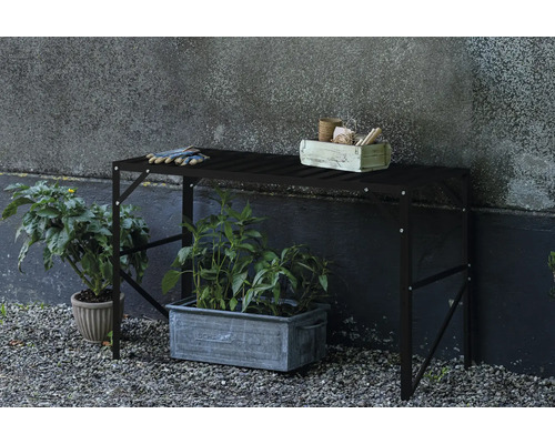 Table de jardin en métal avec accessoires de plantation et plantes