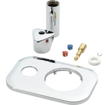 Kit de robinetterie encastrée avec plaque de recouvrement chromée, poignée triangulaire, douille, rallonge de tête et accessoires.
