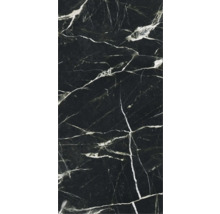 Panneau décoratif aspect marbre avec veines blanches