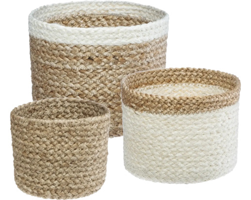 Trois paniers tressés en fibres naturelles de différentes tailles