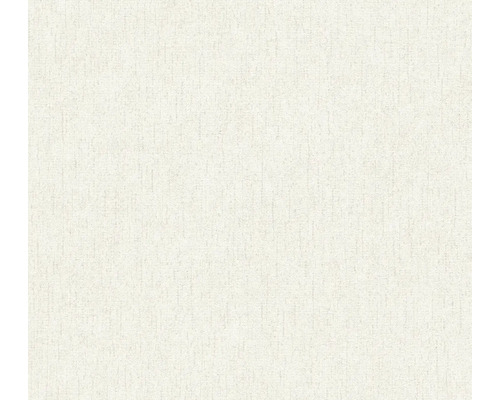 Hellbeige Vliestapete mit dezenter vertikaler Struktur und feiner Oberflächenprägung.