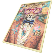 Gerahmtes Bild eines Leoparden mit Brille und Anzug