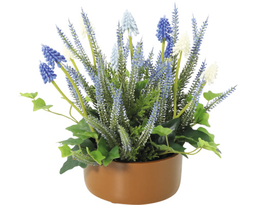 Künstlicher Lavendel in braunem Topf