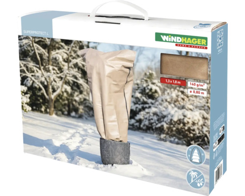 Housse d'hivernage Windhager Superprotect L pour plantes, 1,3 par 1,8 mètre, beige, dans un paysage de jardin enneigé sur l'emballage du produit.