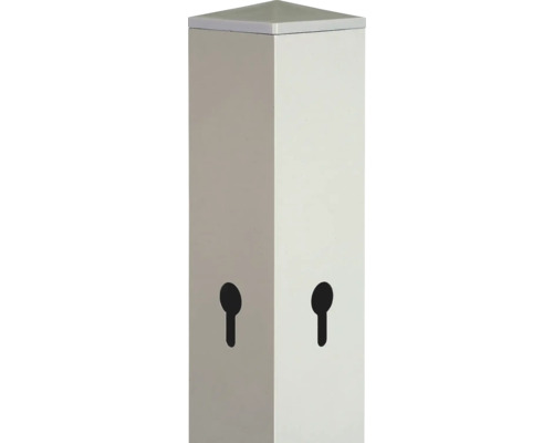 Quadratischer Metallpfosten mit Abdeckkappe und Schlüssellochaussparungen.