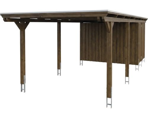 Holzcarport mit integriertem Geräteraum, Pultdach und Pfostenankern aus Metall.