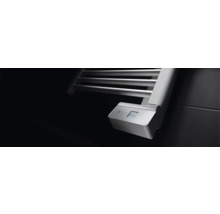 Unité de commande numérique d'un radiateur de salle de bains avec affichage de 22,5 degrés Celsius.