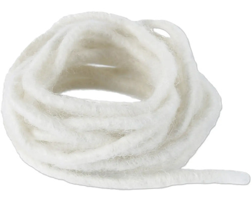 Cordon blanc enroulé en matériau fibreux.