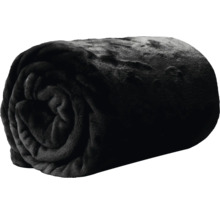 Couverture douillette noire en peluche douce enroulée.