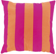 Quadratisches Dekokissen mit breiten vertikalen Streifen in Pink und Orange.
