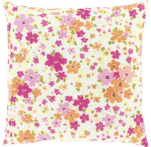 Quadratisches Zierkissen mit Blumenmuster.