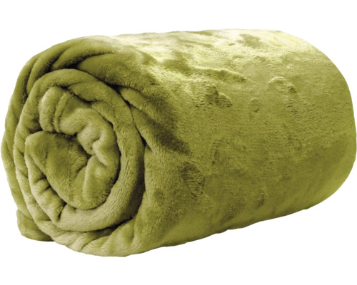 Zusammengerollte, olivgrüne Wohndecke aus weichem Plüsch mit strukturierter Oberfläche.