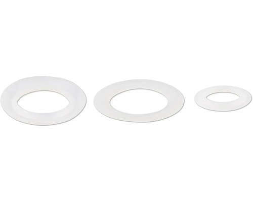 Trois joints d'étanchéité blancs en plastique de différentes tailles pour les installations sanitaires.
