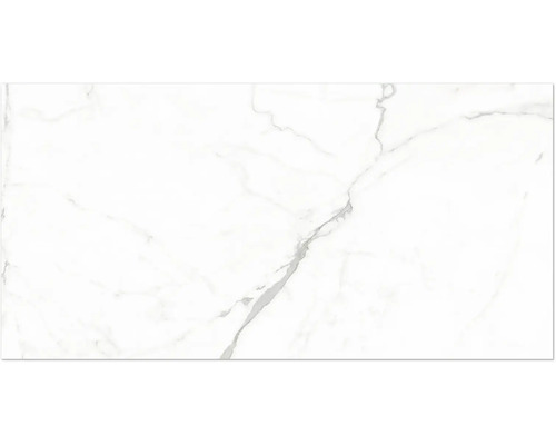 Carreau en grès cérame aspect marbre avec veines grises pour mur et sol.