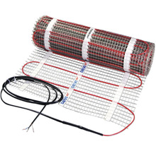 Trame chauffante électrique DEVI avec câbles chauffants rouges sur treillis blanc, 150 Watts par mètre carré.