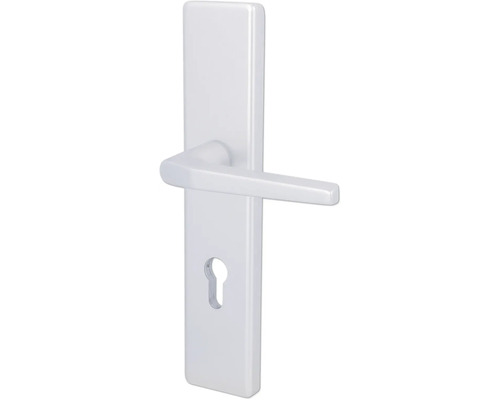 Garniture sur plaque longue blanche pour portes avec béquille moderne et trou pour cylindre profilé.