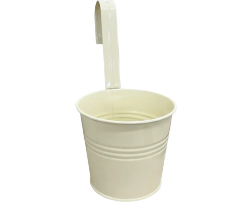 Pot de fleurs à suspendre en métal blanc crème avec crochet intégré et rainures horizontales.