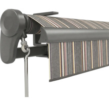 Gelenkarmmarkise mit gestreiftem Stoff, Handkurbel und Metallgehäuse zur Wandmontage.