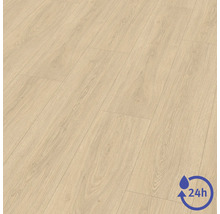 Sol stratifié aspect chêne avec protection contre l'eau de 24 heures.