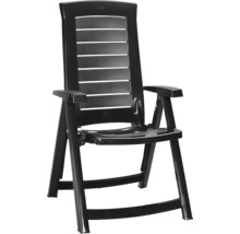 Chaise de jardin pliante noire en plastique avec dossier haut et accoudoirs.