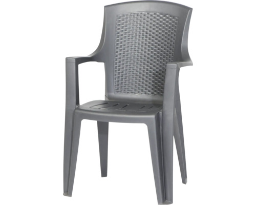 Chaise de jardin empilable en plastique anthracite avec accoudoirs et dossier aspect rotin.