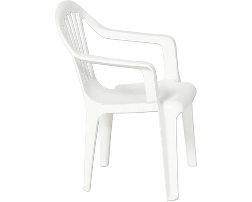 Chaise de jardin empilable en plastique blanc avec accoudoirs et dossier à lattes.