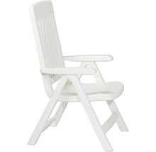 Chaise de jardin blanche en plastique avec dossier haut et accoudoirs, pliable.