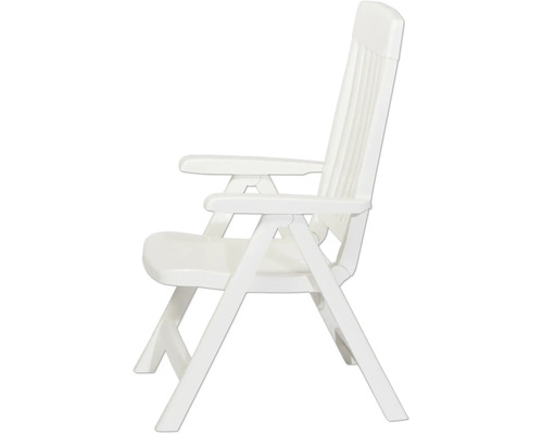 Fauteuil de jardin pliant en plastique blanc, dossier haut et accoudoirs, vue de côté.