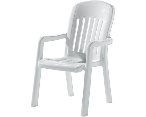 Fauteuil de jardin empilable en plastique blanc avec accoudoirs et dossier à lattes verticales.