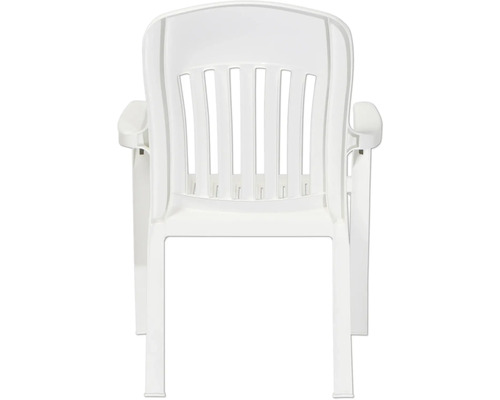 Chaise de jardin en plastique blanc avec accoudoirs et dossier à lattes.