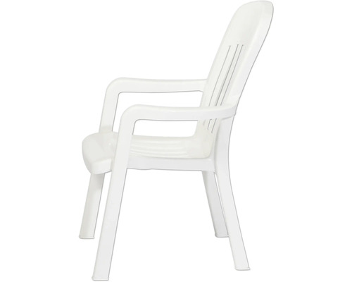 Chaise de jardin empilable blanche en plastique avec accoudoirs et dossier à lattes.
