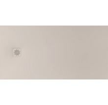 Receveur de douche rectangulaire à surface mate avec cache-bonde carré au motif en étoile.