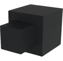 Schwarzes, quadratisches Montageelement in L-Form mit matter Oberfläche.