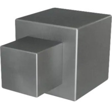Moderner Möbelknopf oder Wandhaken in Würfelform aus Edelstahl mit gebürsteter Oberfläche.